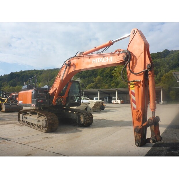 2019 Hitachi ZX300LCN-6-43126706