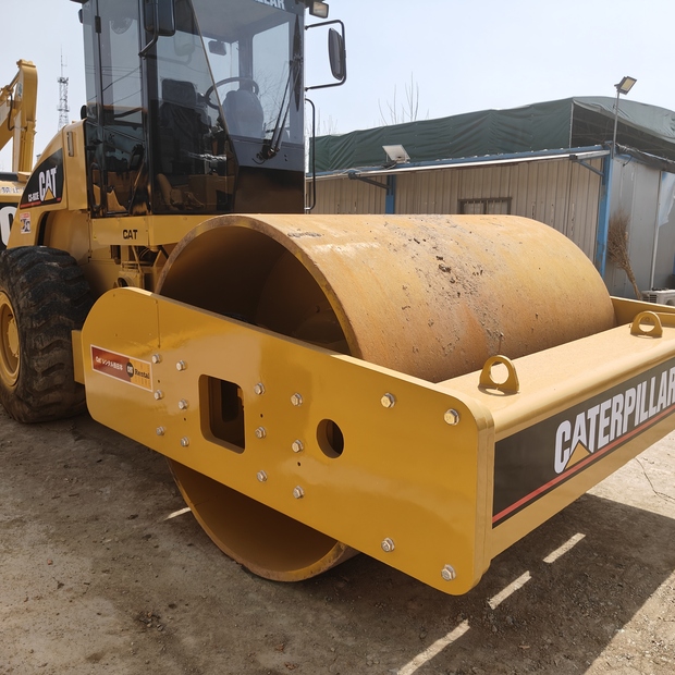 2022 Caterpillar CS683E-43136029