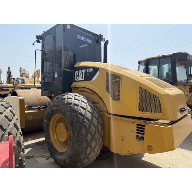 2022 Caterpillar CS76-43136040