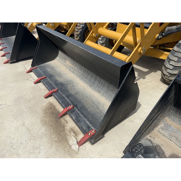 2024 Caterpillar 416F-43136049