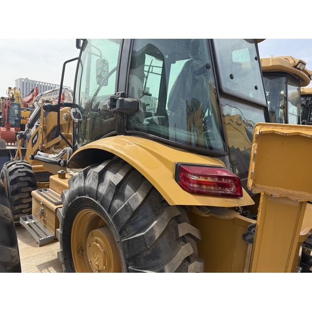 2024 Caterpillar 416F-43136051