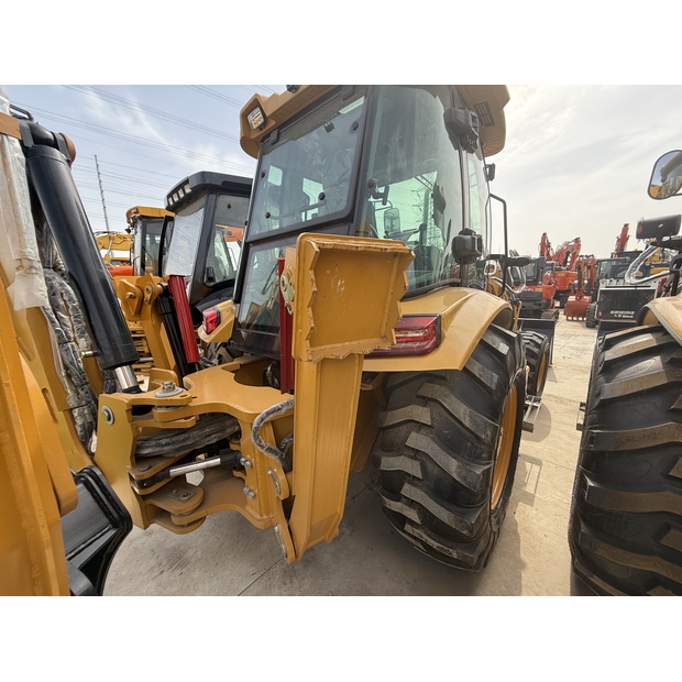 2024 Caterpillar 416F-43136052