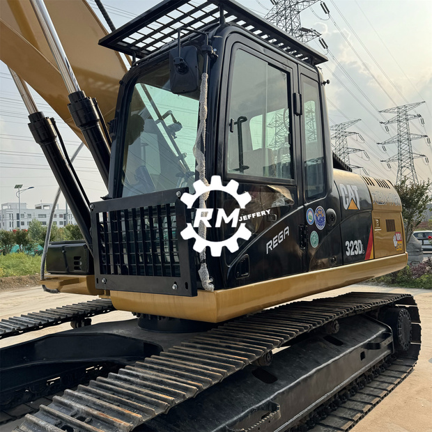 2018 Caterpillar 323D-43136133