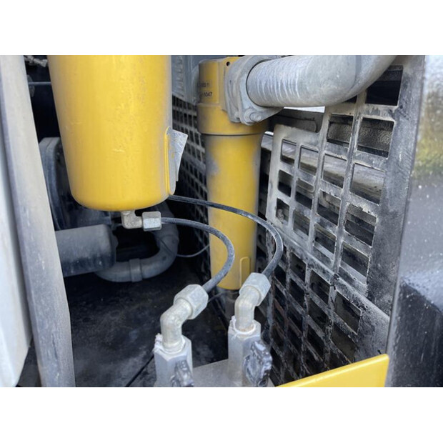 2011 Kaeser M 122 - N-43137380