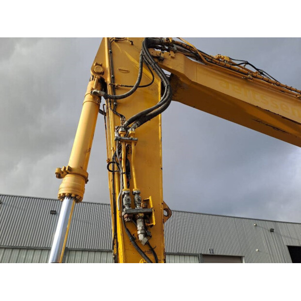 2017 Komatsu PC490LC-11-43137440