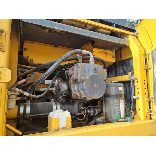 2017 Komatsu PC490LC-11-43137454