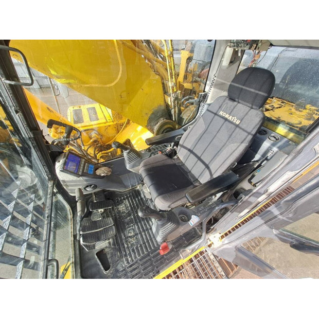 2017 Komatsu PC490LC-11-43137460