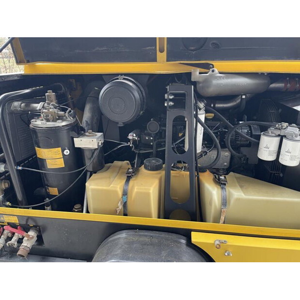 2011 Kaeser M 122 - N-43137543