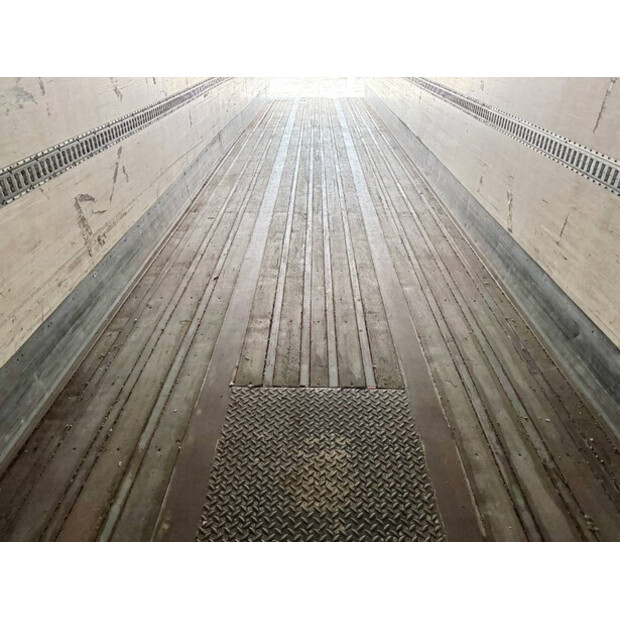 2001 جورينفاجن DRO-12-20-43137579