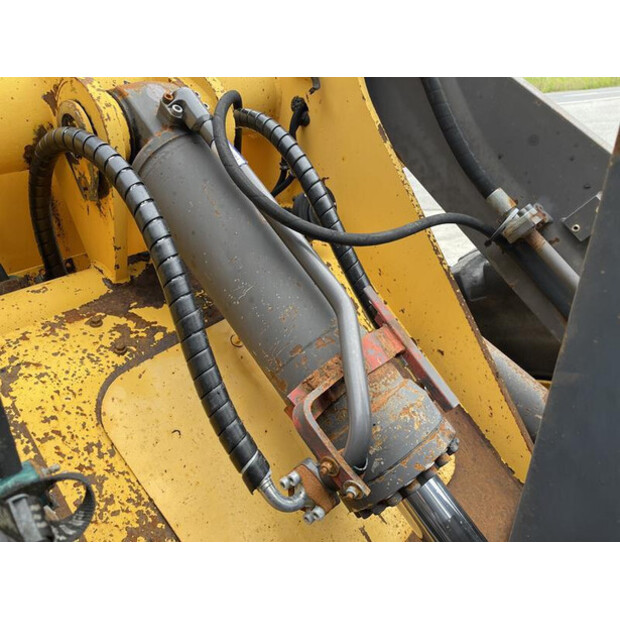 1999 Volvo L70C-43138301