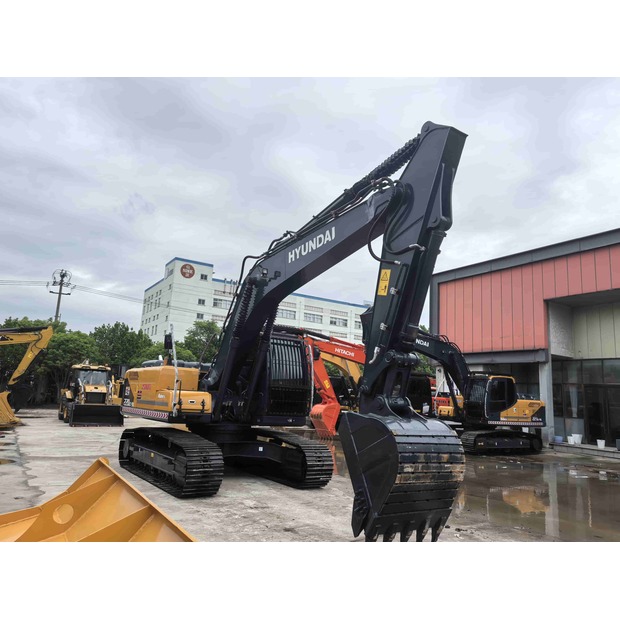 2021 Hyundai R220LC-9S-43138671