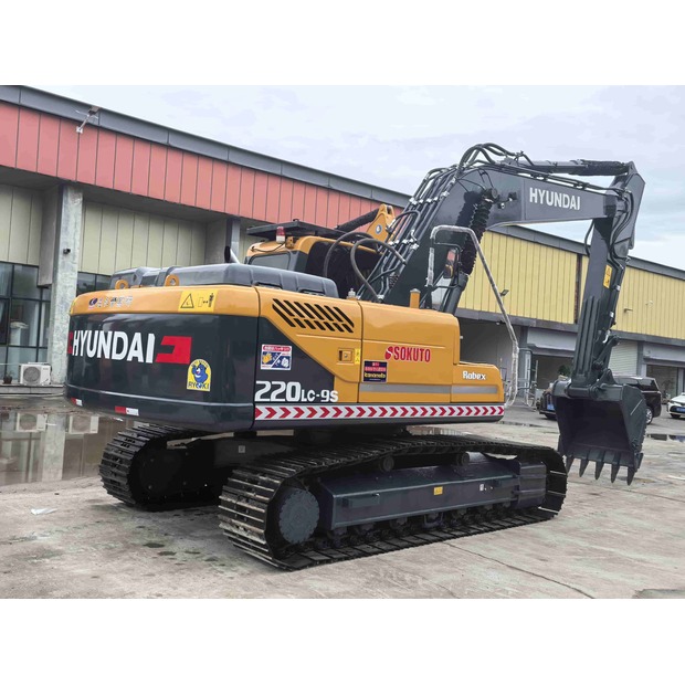 2021 Hyundai R220LC-9S-43138673