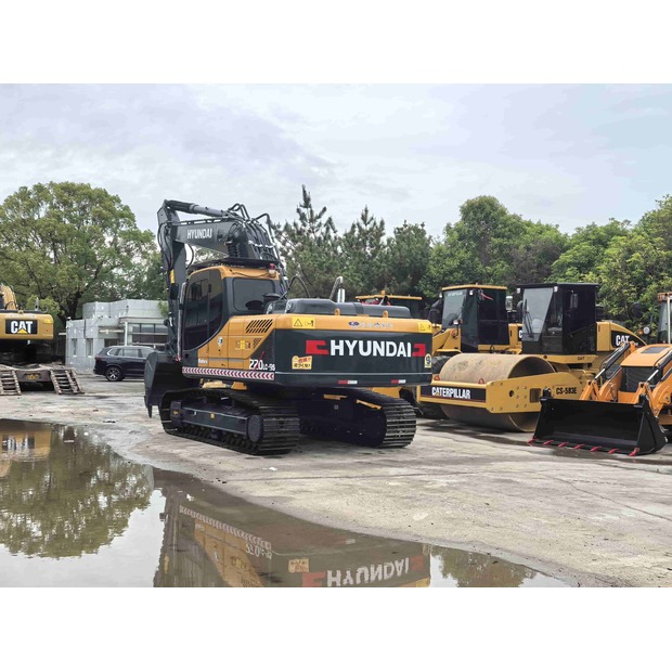 2021 Hyundai R220LC-9S-43138679