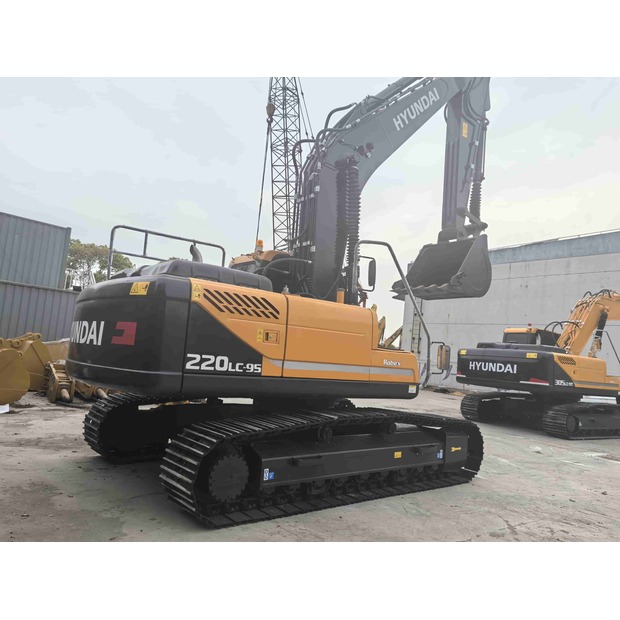 2021 Hyundai R220LC-9S-43138689