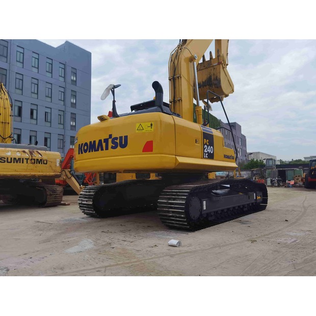 2021 Komatsu PC240LC-43138709
