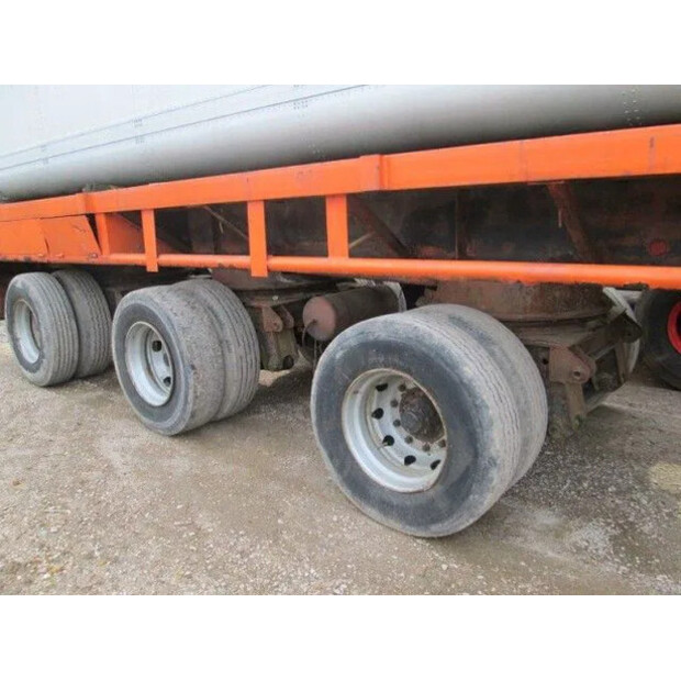 1977 إي كيه دبليو OTHERS-43138778