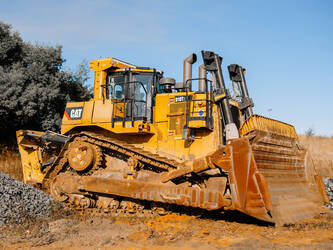 صورة ل جرارات مجنزرة 2012 كاتربيلر D10T