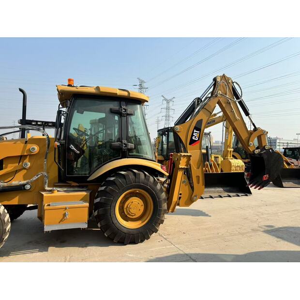 2024 Caterpillar 420F2-43157739