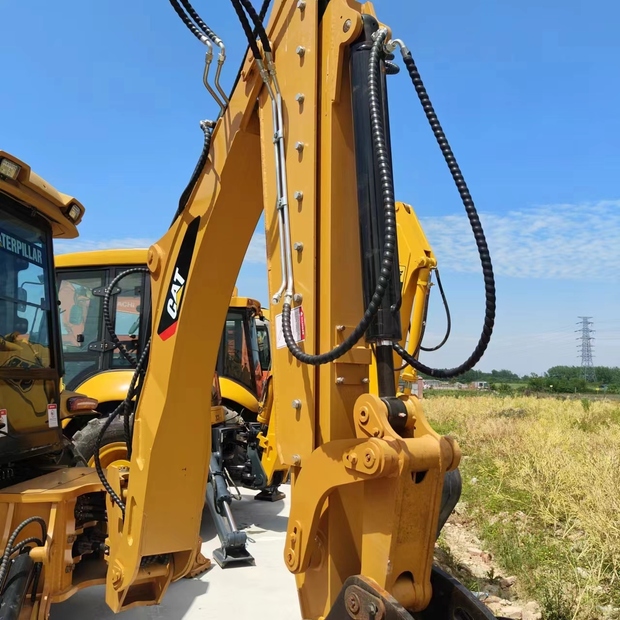 2024 كاتربيلر 420F-43157752