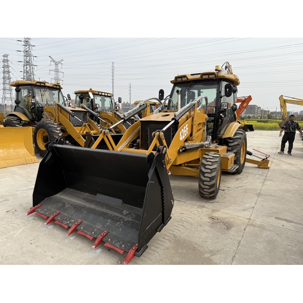 2024 Caterpillar 426F-43157769