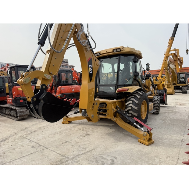 2024 Caterpillar 426F-43157772