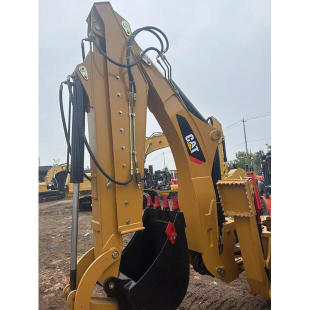 2024 Caterpillar 450F-43157787