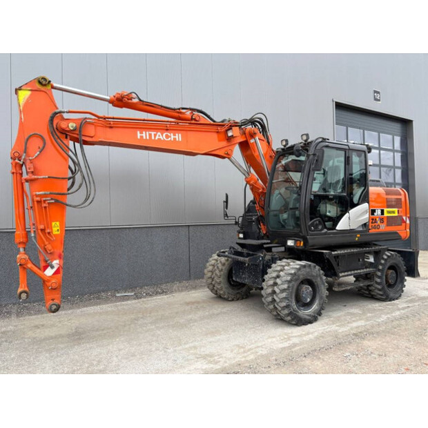 2014 هيتاشى ZX140W-5B-43158626