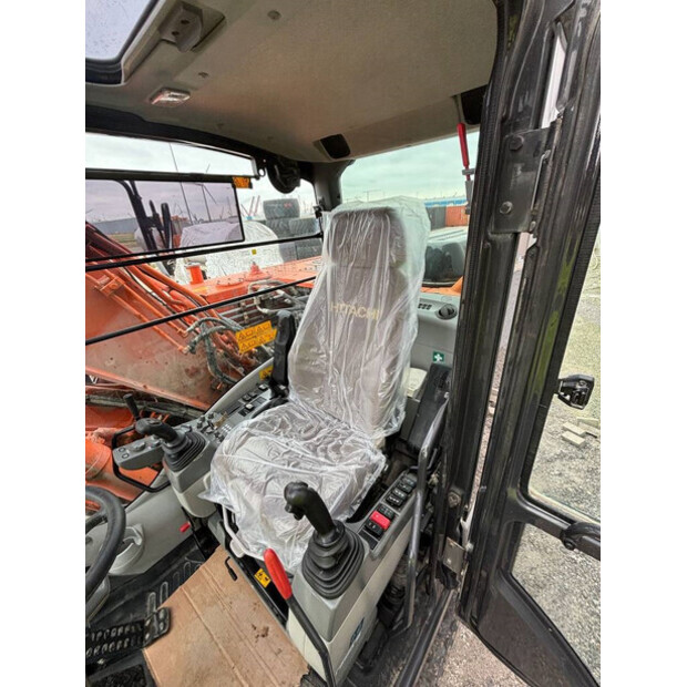 2014 هيتاشى ZX140W-5B-43158634