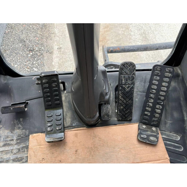 2014 هيتاشى ZX140W-5B-43158638