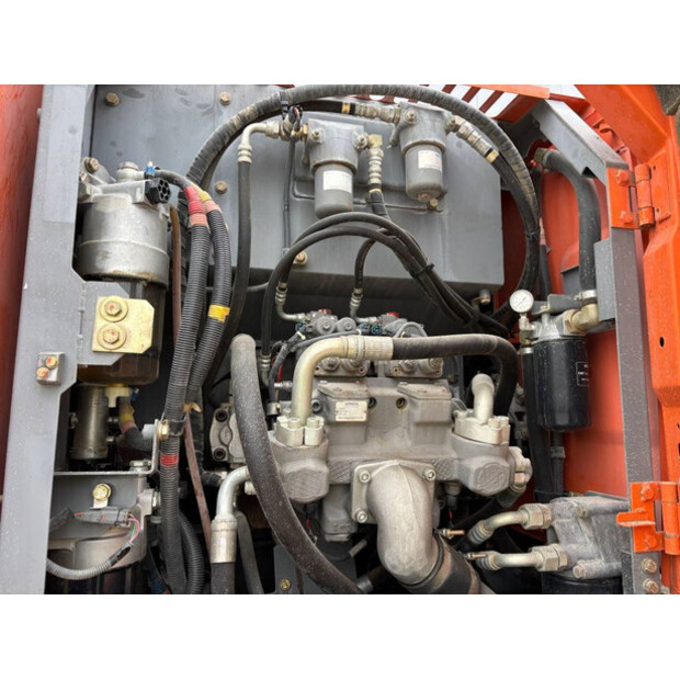 2014 هيتاشى ZX140W-5B-43158639