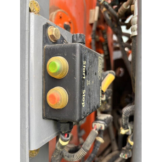 2014 هيتاشى ZX140W-5B-43158645