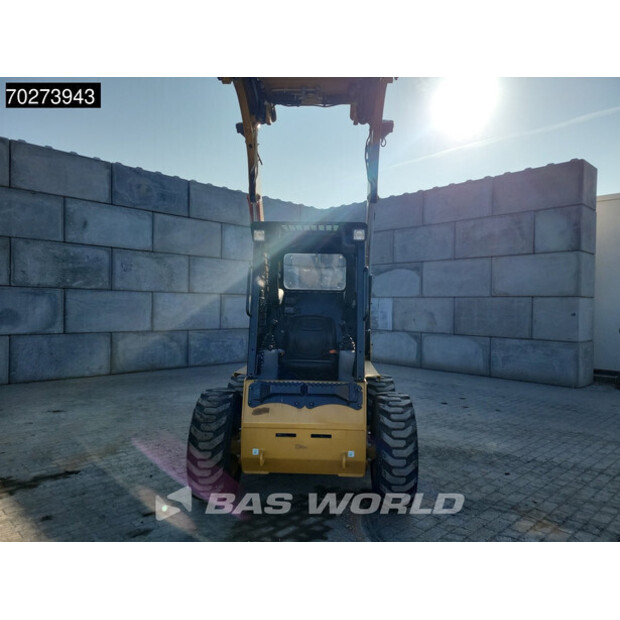 2024 Caterpillar 216B3-43165128