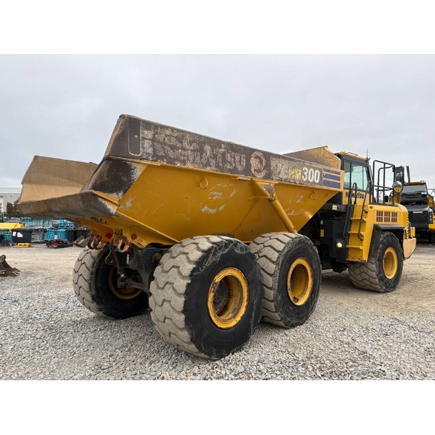 2016 Komatsu HM300-3-43172841