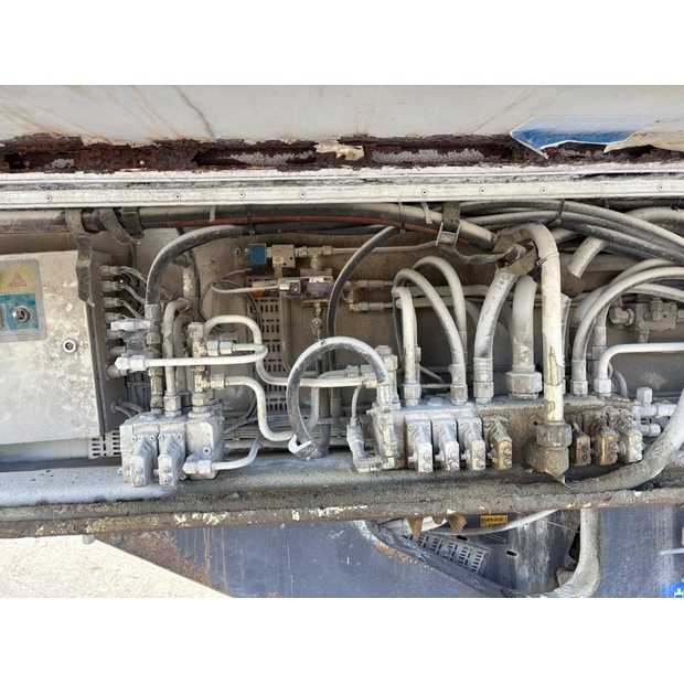 2003 ميتسو LT105-43172903