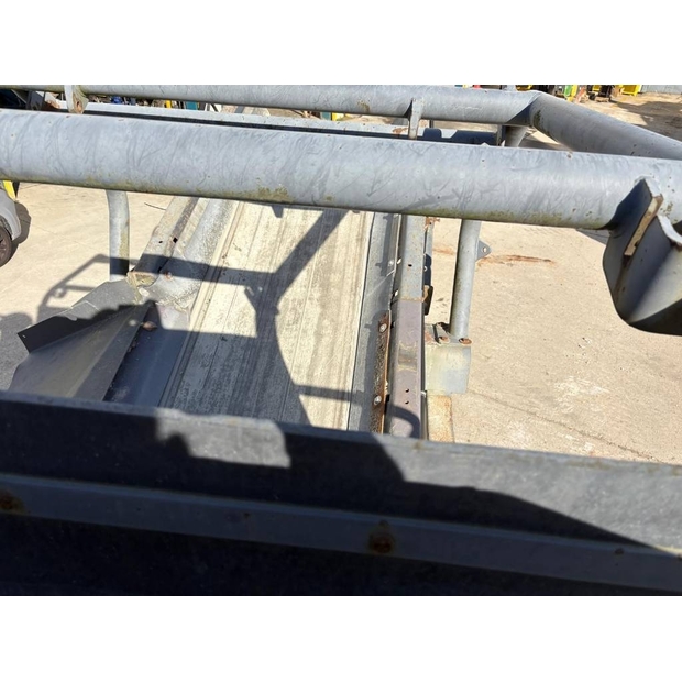 2003 ميتسو LT105-43172920