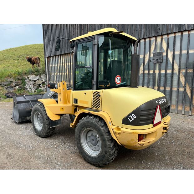 1999 فولفو L30Z-43174907