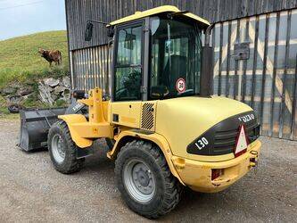 صورة ل شيولات 1999 فولفو L30Z