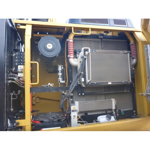 2017 كاتربيلر 323FL-43174981