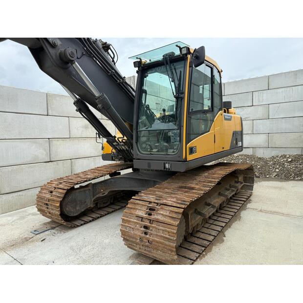 2021 فولفو EC220EL-43175024