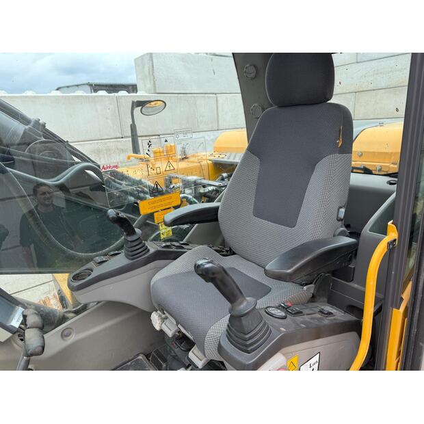 2021 فولفو EC220EL-43175035