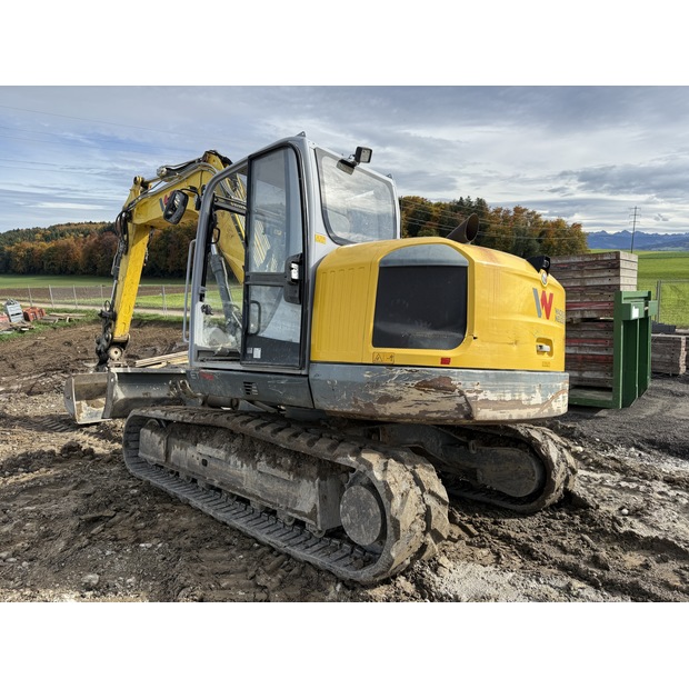 2011 نيو هولاند E235BSR-2-43175080