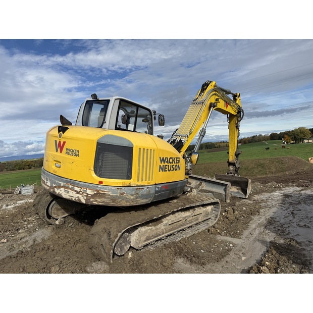 2011 نيو هولاند E235BSR-2-43175083