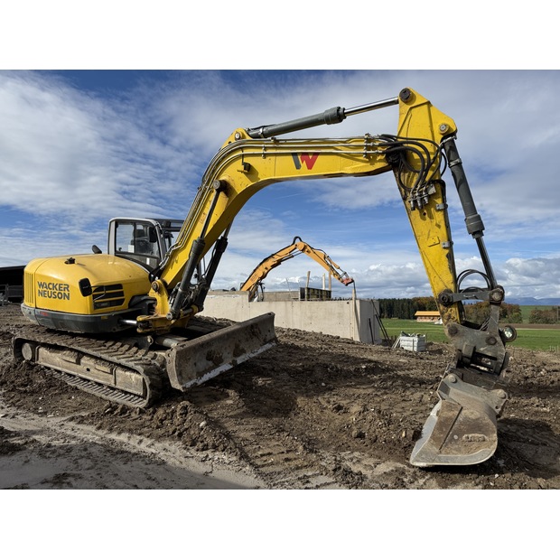 2011 نيو هولاند E235BSR-2-43175085