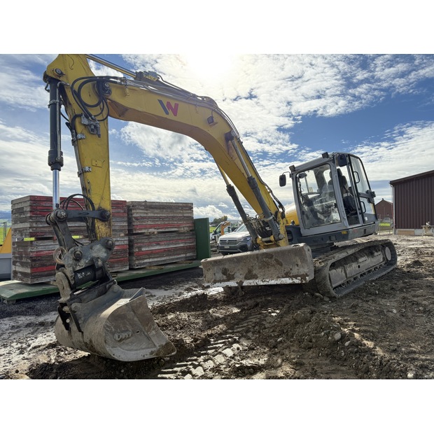 2011 نيو هولاند E235BSR-2-43175087