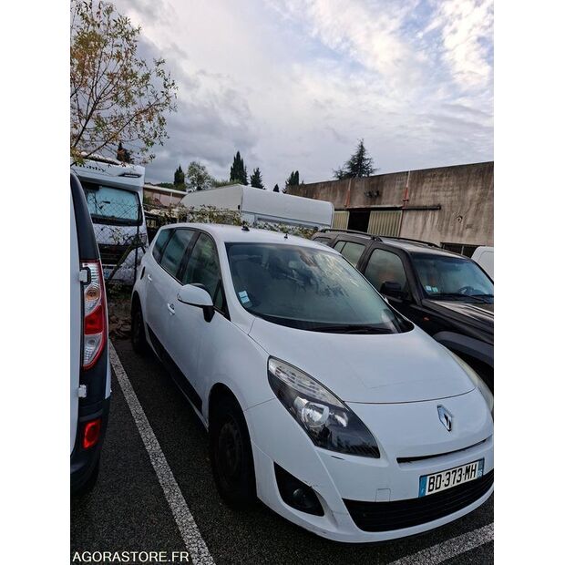 2010 Renault Megane-43182640