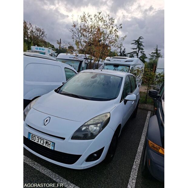 2010 Renault Megane-43182641