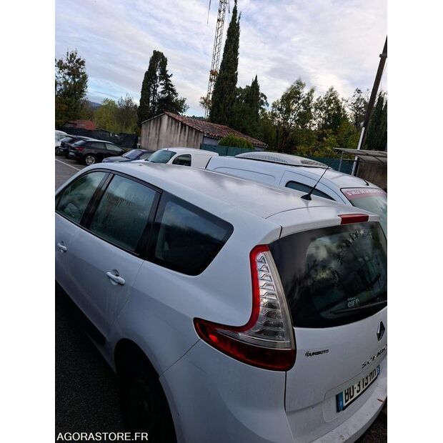 2010 Renault Megane-43182643