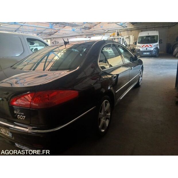 2011 بيجو 607-43182724