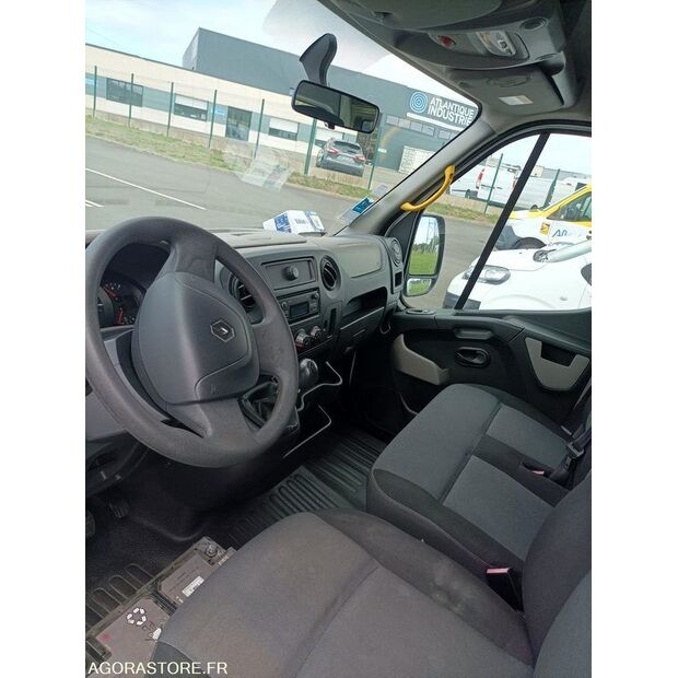 2016 رينو Master-43182970