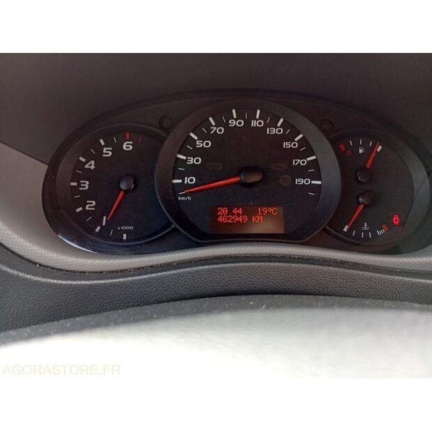 2015 رينو Master-43183132